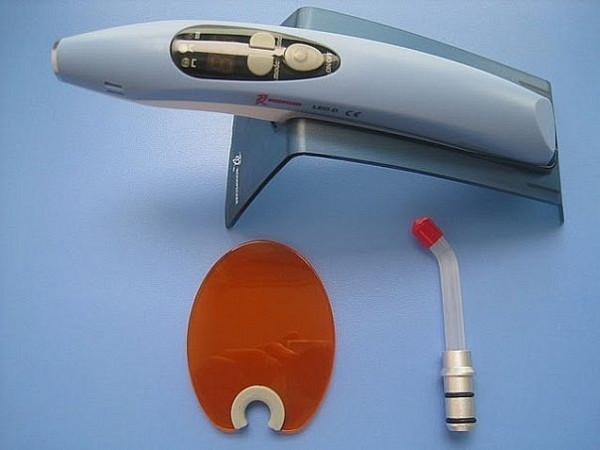 Лампа полимеризационная стоматологическая